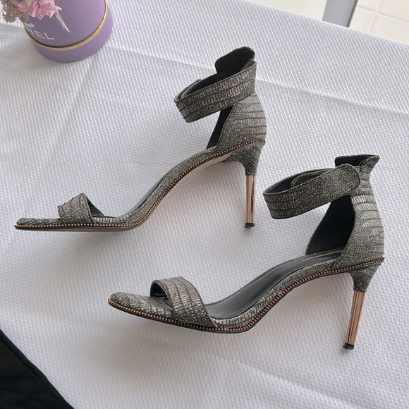 BCBG sandals size 9 - Picture 5 of 9